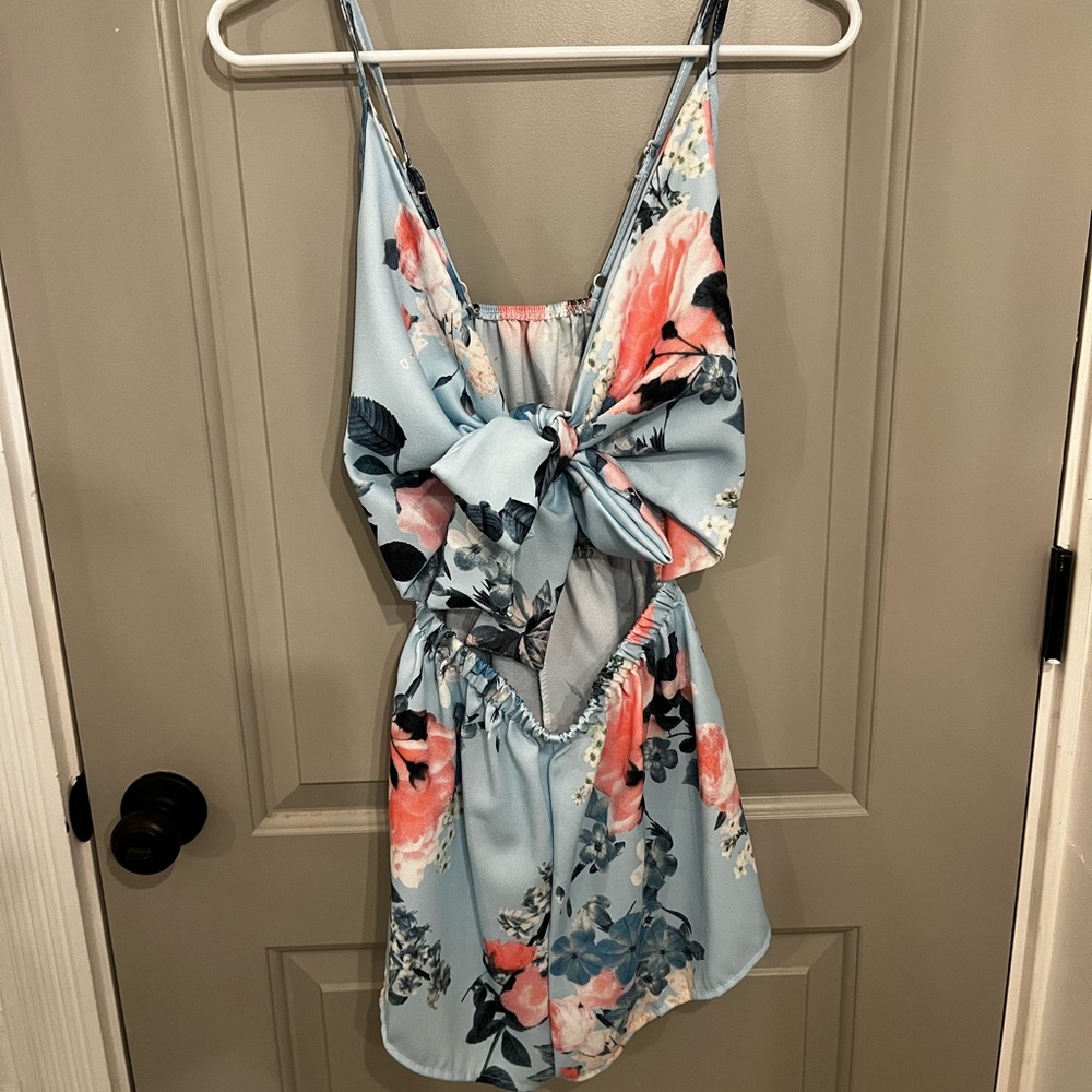 Size small Floral Romper NWOT